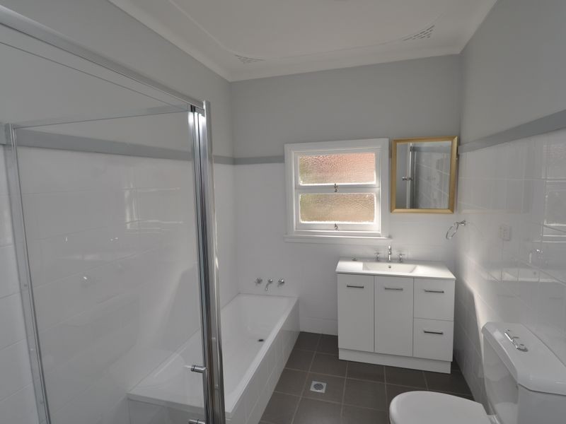 12 Donnison, West Gosford NSW 2250