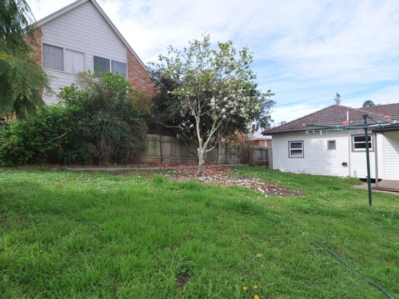 12 Donnison, West Gosford NSW 2250