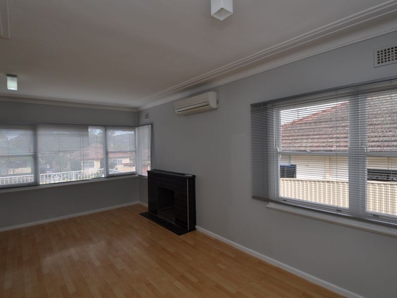 12 Donnison, West Gosford NSW 2250