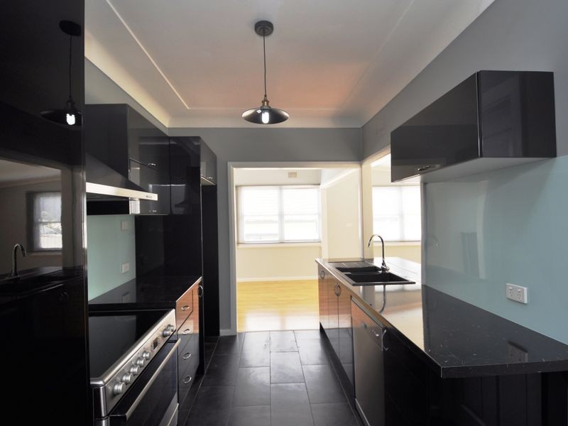 12 Donnison, West Gosford NSW 2250