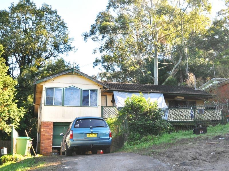 4 Railway Crescent, Lisarow NSW 2250