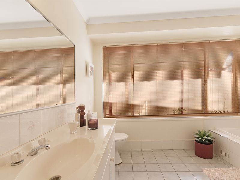 3 Woodport Close, Green Point NSW 2251