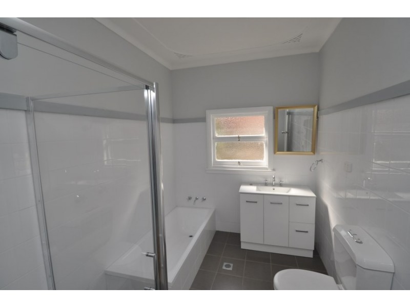 12 Donnison Street, West Gosford NSW 2250