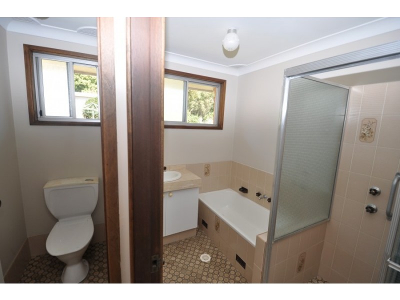 72 Newling Street, Lisarow NSW 2250