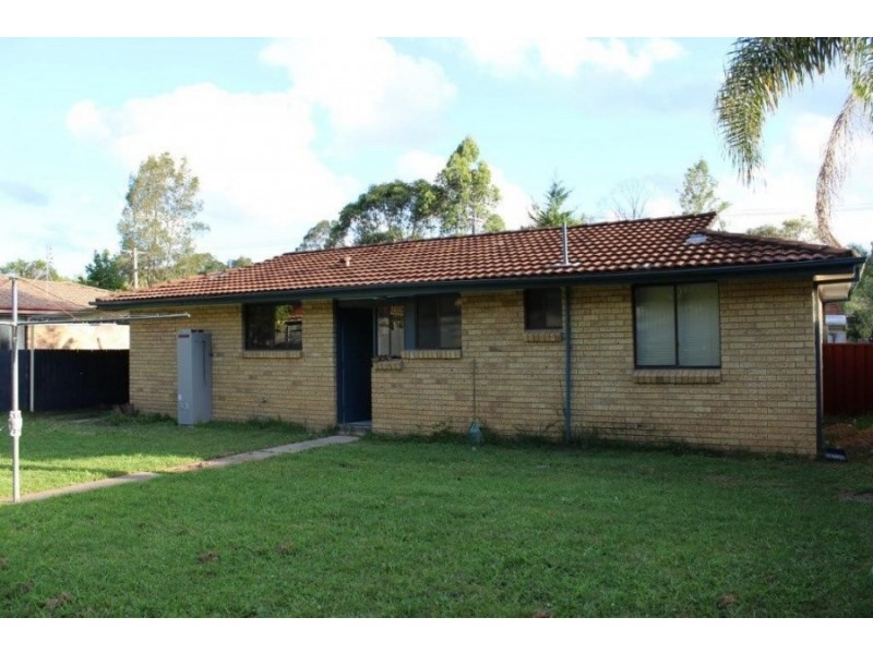 13 Roselands Avenue, Wyoming NSW 2250