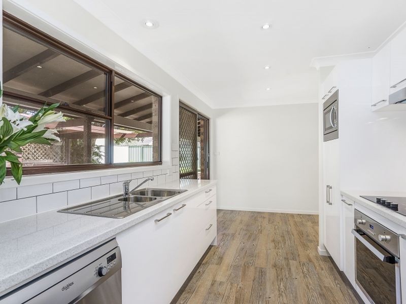 11 Compton Street, North Gosford NSW 2250