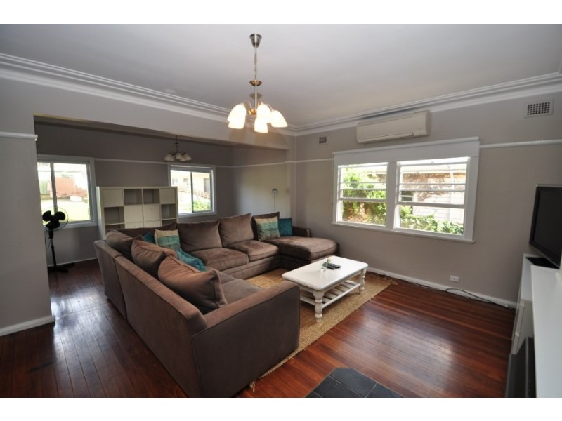 6 Jacques Street, Ourimbah NSW 2258