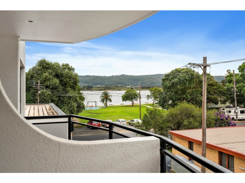 4/14 Lynn Avenue, Point Frederick NSW 2250