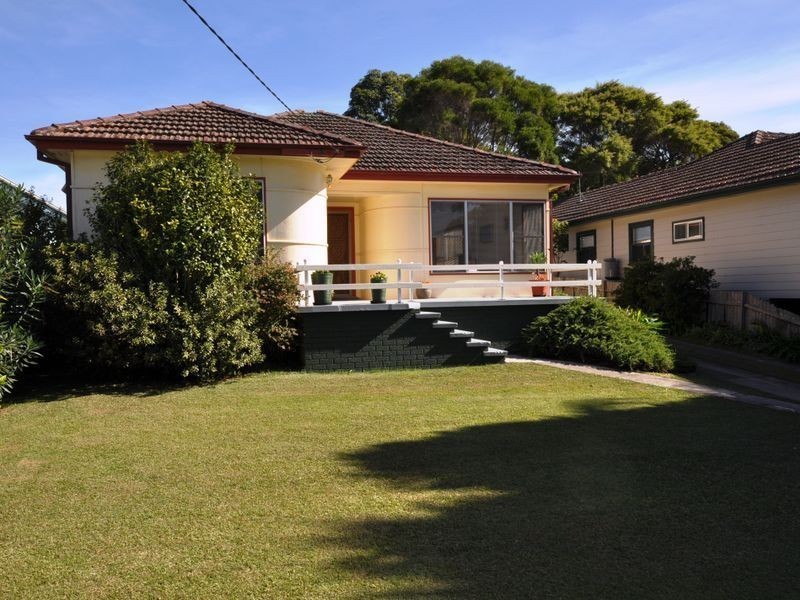 54 Albany Street, Point Frederick NSW 2250