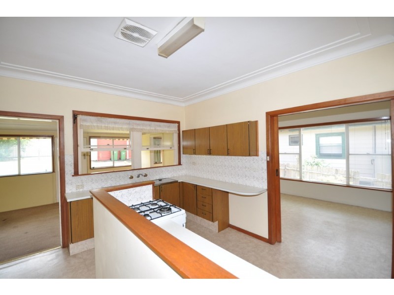 54 Albany Street, Point Frederick NSW 2250