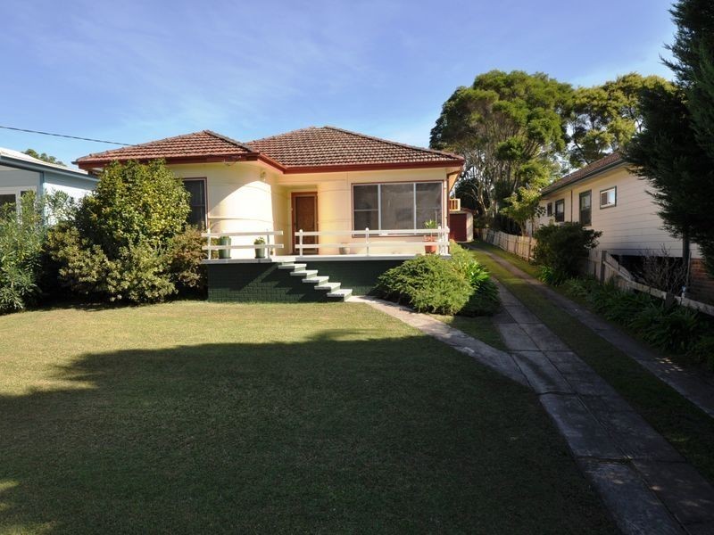 54 Albany Street, Point Frederick NSW 2250