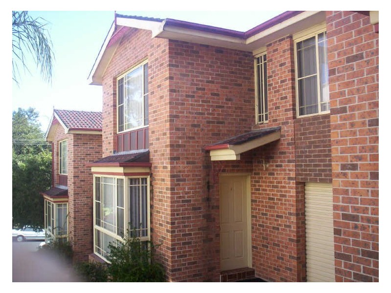 2/165 Gertrude Street, Gosford NSW 2250