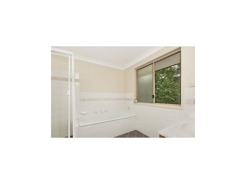 2/18 Henry Parry Drive, East Gosford NSW 2250