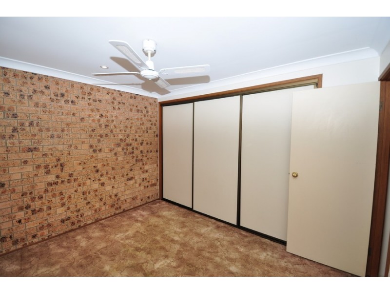 2/166 Albany Street, Point Frederick NSW 2250