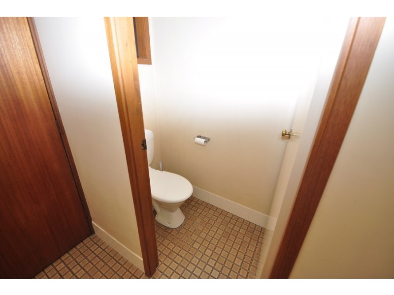 2/166 Albany Street, Point Frederick NSW 2250