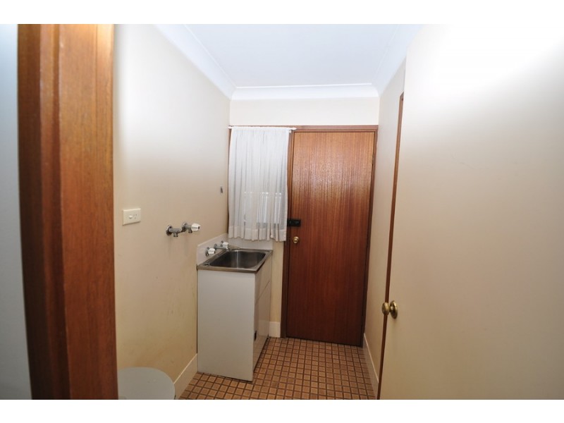 2/166 Albany Street, Point Frederick NSW 2250