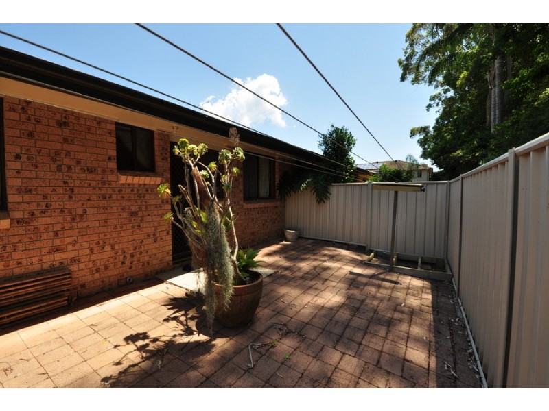 2/166 Albany Street, Point Frederick NSW 2250