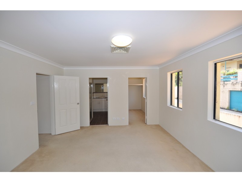 TH4/107-115 Henry Parry Drive, Gosford NSW 2250