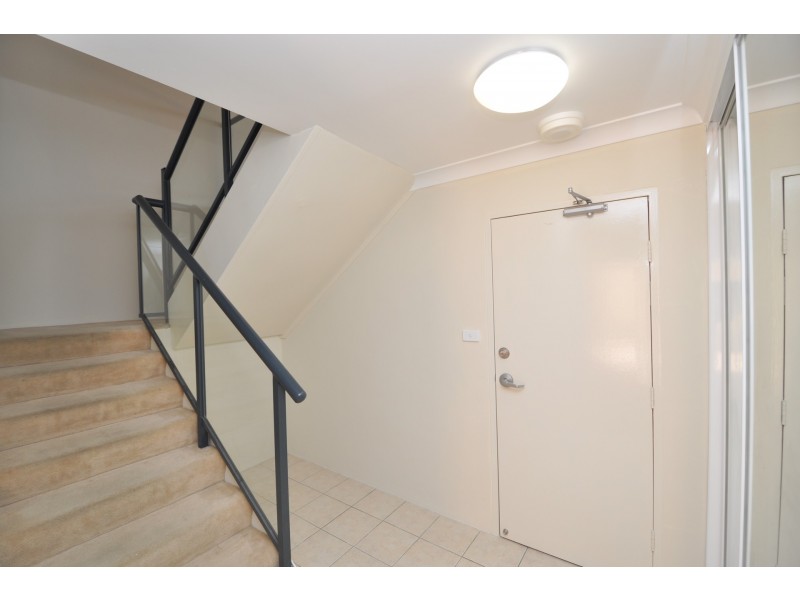 TH4/107-115 Henry Parry Drive, Gosford NSW 2250