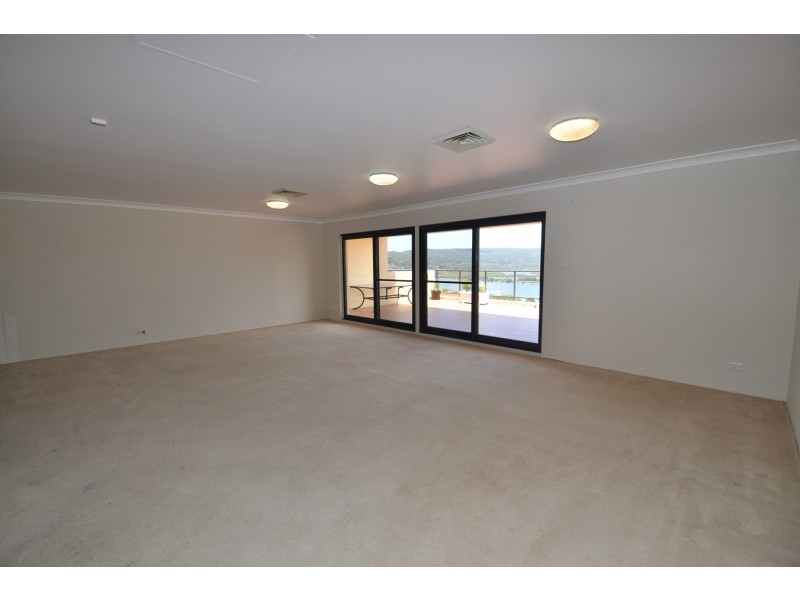 TH4/107-115 Henry Parry Drive, Gosford NSW 2250