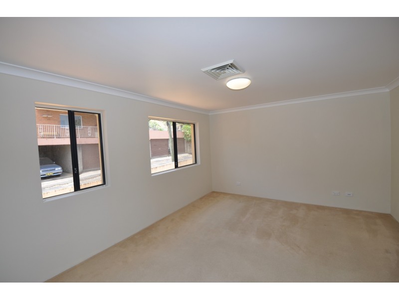 TH4/107-115 Henry Parry Drive, Gosford NSW 2250