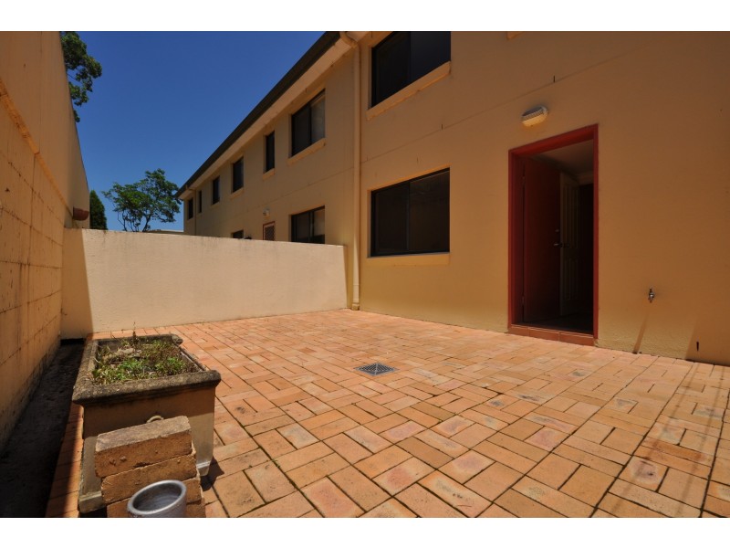 TH4/107-115 Henry Parry Drive, Gosford NSW 2250