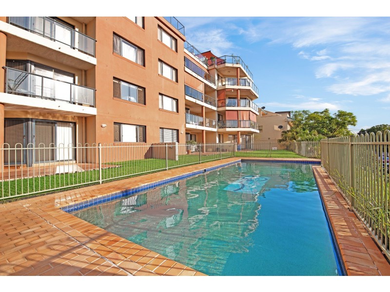 TH4/107-115 Henry Parry Drive, Gosford NSW 2250