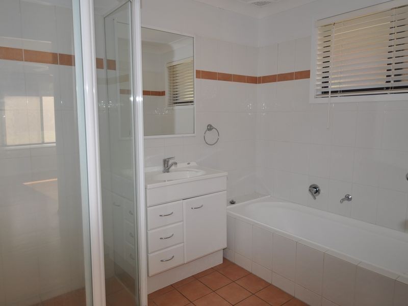 8 Hamilton Close, Niagara Park NSW 2250