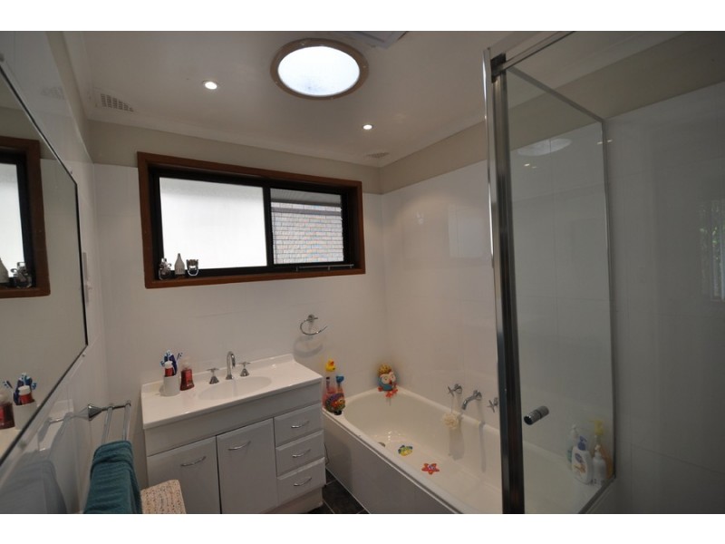 62A Bourbon Street, Wyoming NSW 2250