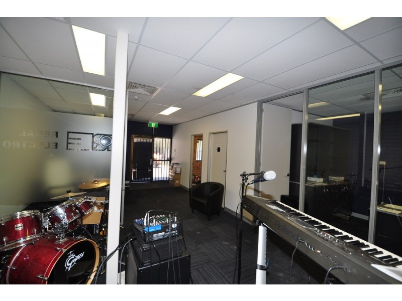 14 Wollong Road, North Gosford NSW 2250