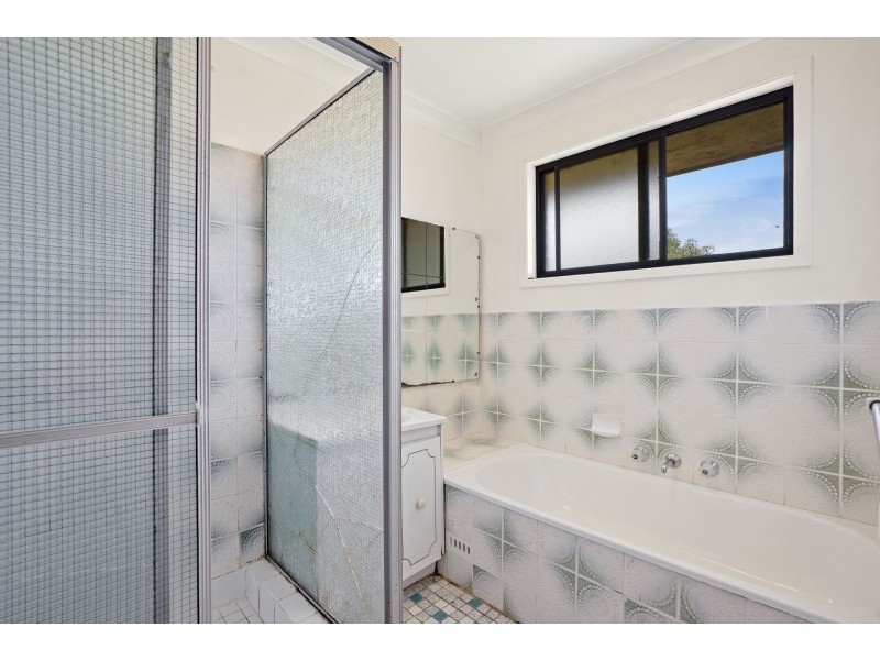 61 Crawford Crescent, Wyoming NSW 2250