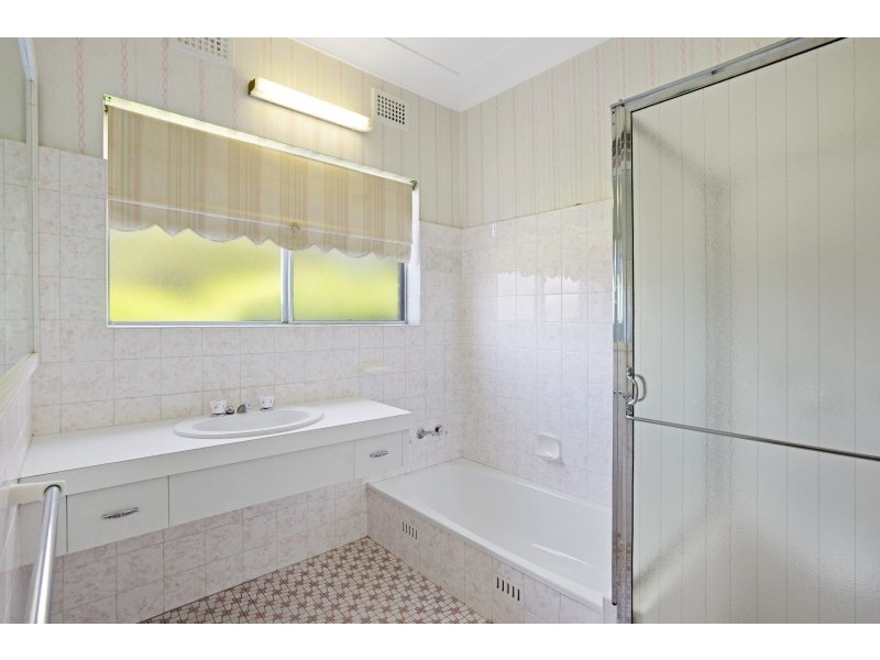 15 Frederick Street, East Gosford NSW 2250