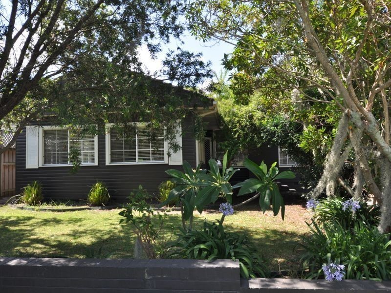 9 Auburn Street, Point Frederick NSW 2250