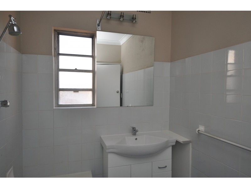 9/25-27 Masons Parade, Point Frederick NSW 2250