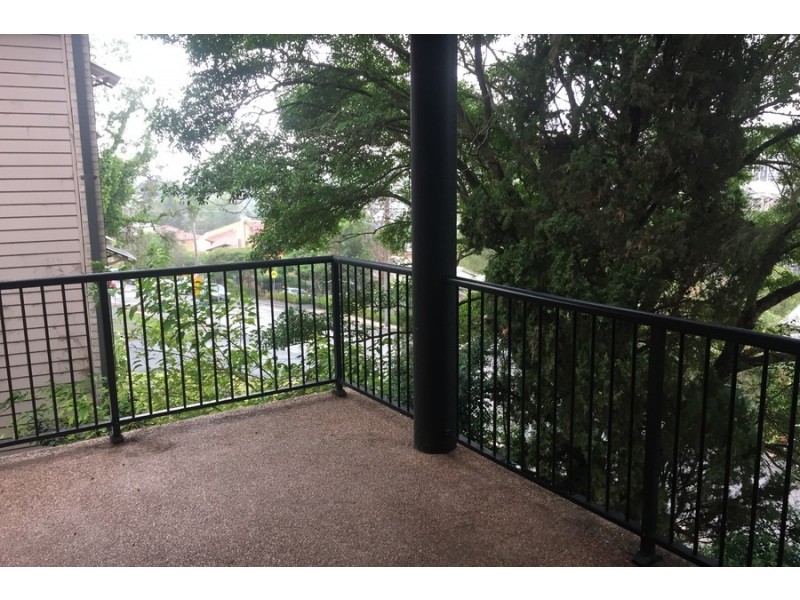 1/52-54 Holden Street, Gosford NSW 2250