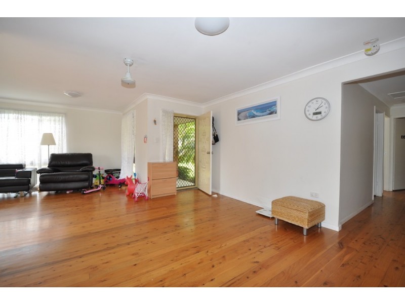 8 Apanie Avenue, Narara NSW 2250