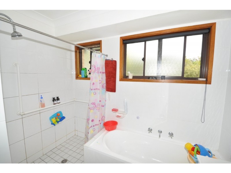 8 Apanie Avenue, Narara NSW 2250