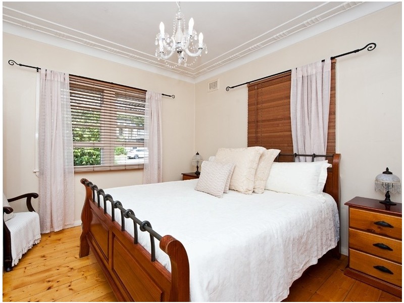 64 Dwyer Street, North Gosford NSW 2250