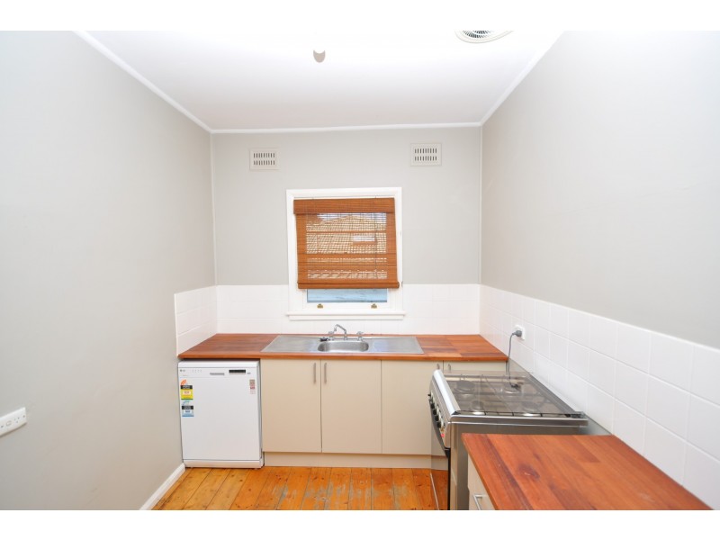 64 Dwyer Street, North Gosford NSW 2250