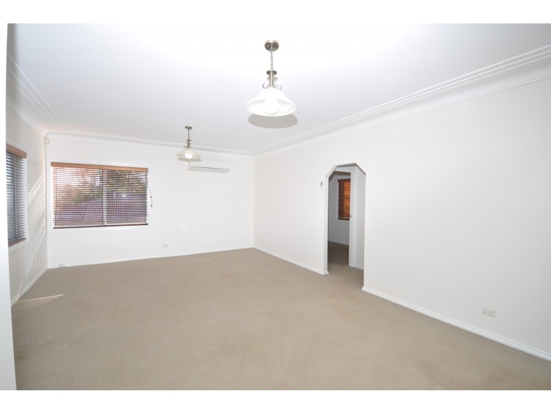 37 Henry Parry Drive, East Gosford NSW 2250