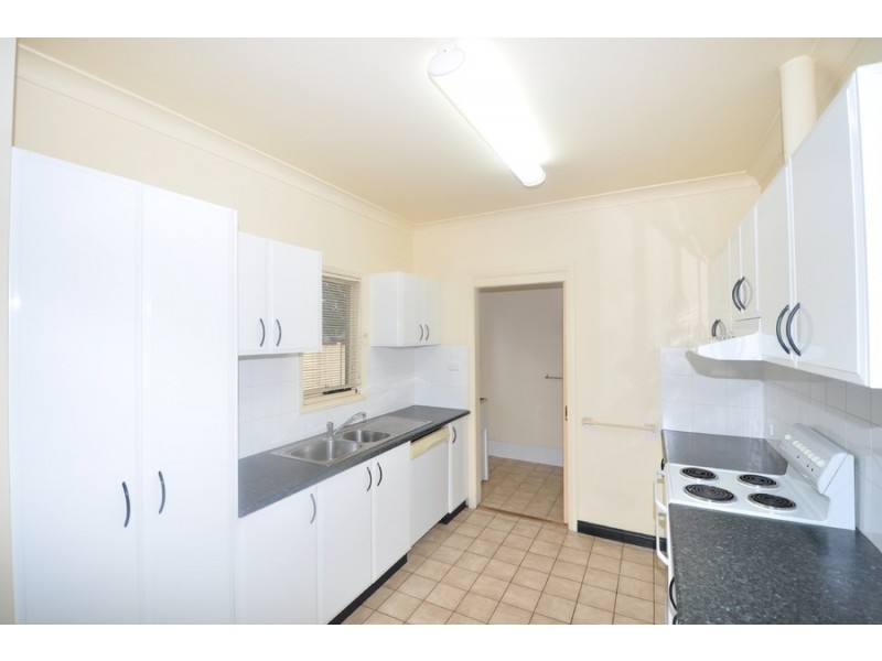 2/191 Albany Street, Point Frederick NSW 2250