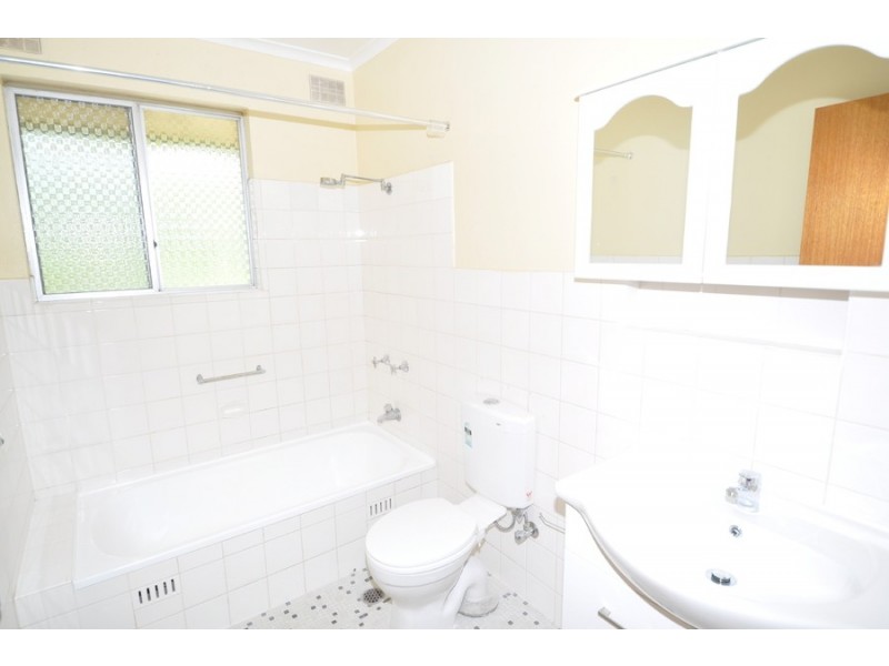 2/16 Pemell Street, Wyoming NSW 2250