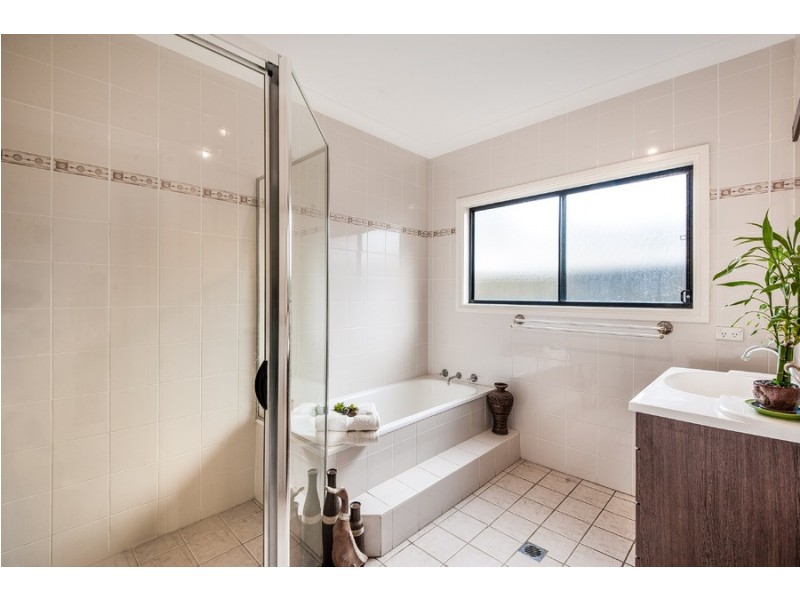 559 Pacific Highway, Wyoming NSW 2250