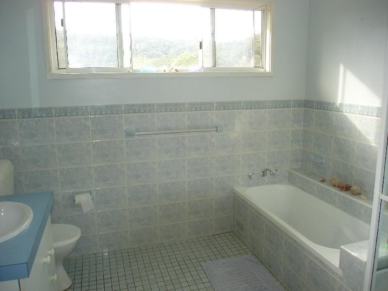 12 Hakea Close, Wyoming NSW 2250