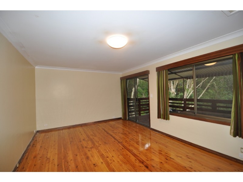 19 Nari Avenue, Point Clare NSW 2250