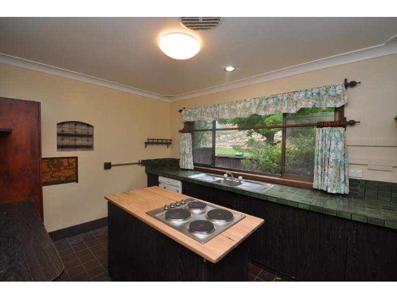 19 Nari Avenue, Point Clare NSW 2250