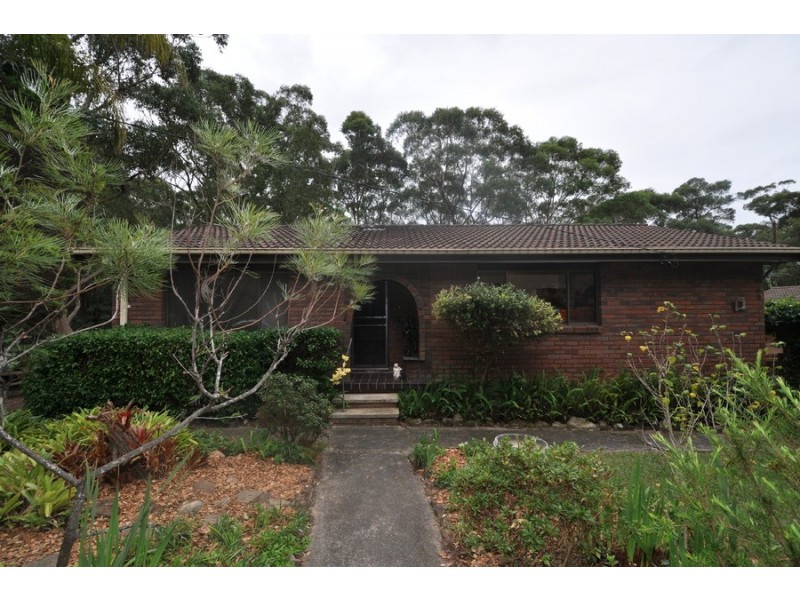 19 Nari Avenue, Point Clare NSW 2250