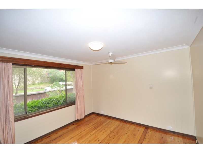 19 Nari Avenue, Point Clare NSW 2250