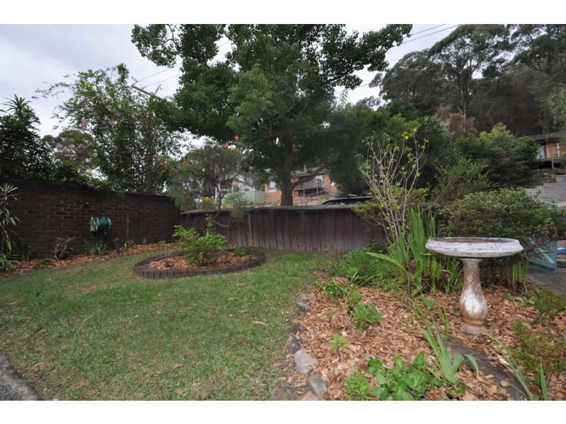 19 Nari Avenue, Point Clare NSW 2250