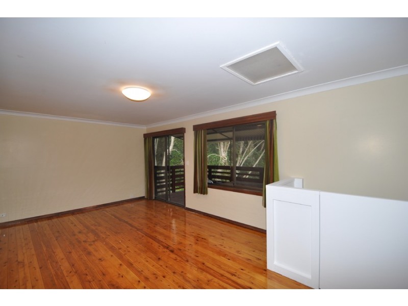 19 Nari Avenue, Point Clare NSW 2250